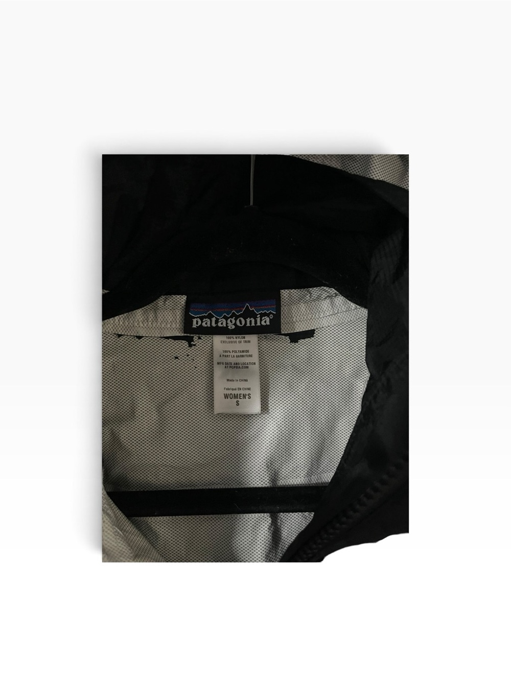 Patagonia Black Hooded Rain  Coat Women Size S - Picture 8 of 8